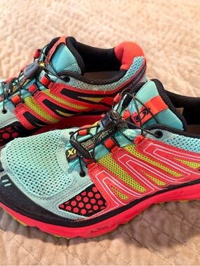 Salomon Women's Trail Runners in Turquoise & Coral